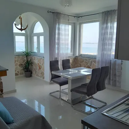 Apartments Delfin With Seaview 100 Meters From The Sea - By Ta Leut Agency Privlaka  Exterior photo
