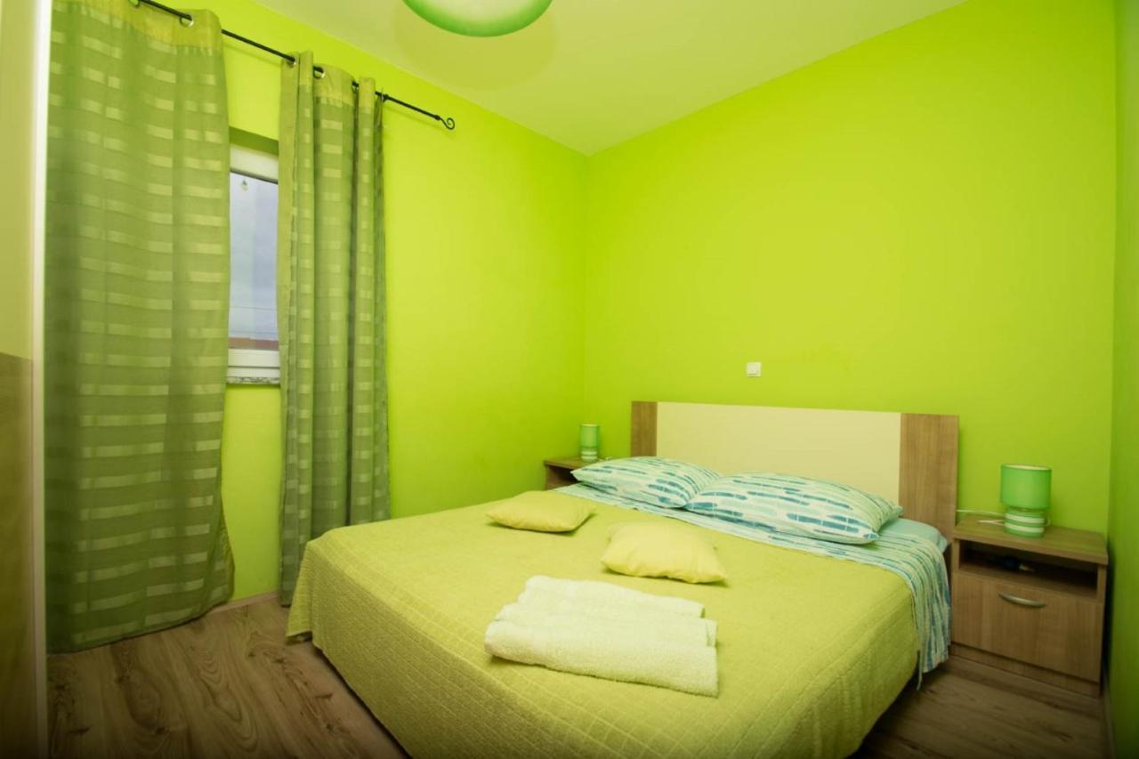 Delfin With Seaview 100 Meters From The Sea - By Ta Leut Agency